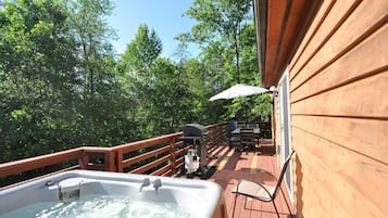 House, Multiple Beds (Creekview Cabin - A Perfect Escape) | Outdoor spa tub