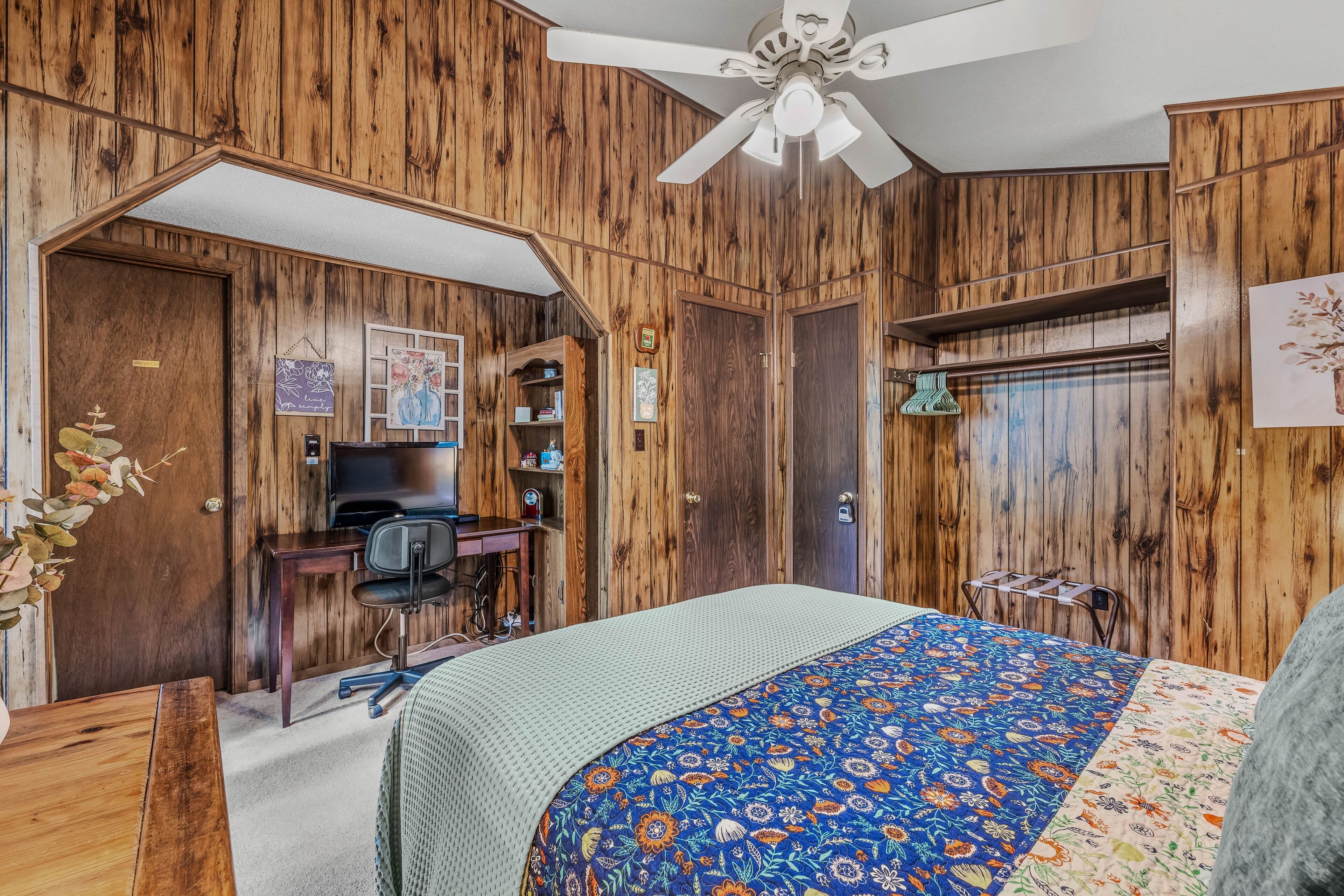 House, 1 Queen Bed with Sofa bed (Country Comfort -Country Escape! ) | 1 bedroom, premium bedding, WiFi (free), bed sheets