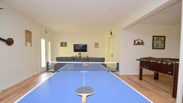 House, Multiple Beds (Chesnutt Cabin on the Cacapon River) | Game room