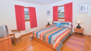 3 bedrooms, premium bedding, Internet, bed sheets - Castle View - A Rancher With a View! (Berkeley Springs)