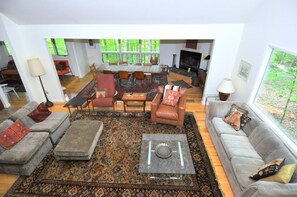 Living area - Black Forest - 5 Bedroom Escape (Berkeley Springs)