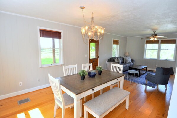 Dining - Fairview Farm (Berkeley Springs)