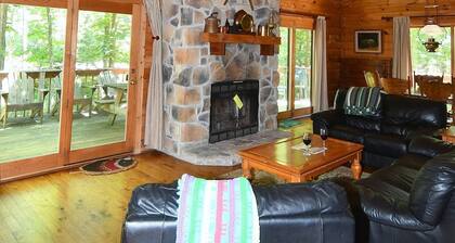 Lazy Bear Retreat - Classic Cabin!