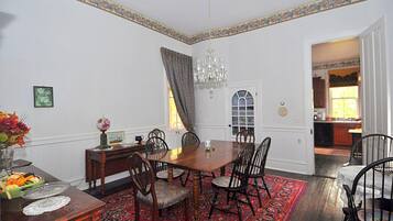 House, Multiple Beds (Manor at Berkeley Springs) | Dining