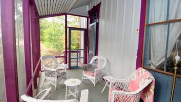 House, Multiple Beds (Manor at Berkeley Springs) | Property grounds