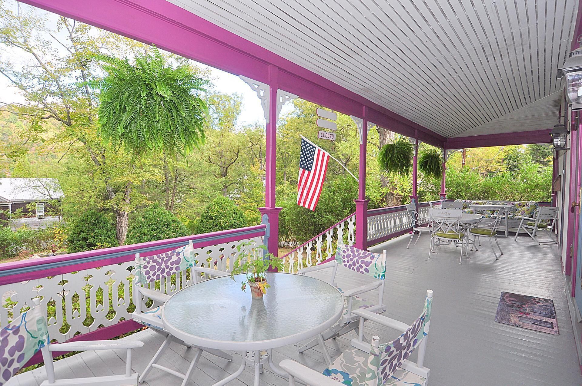 Rumah, Beberapa Tempat Tidur (Manor at Berkeley Springs) | Teras/patio