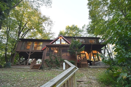 House, Multiple Beds (River Time Cabin -Time floats away!) | Exterior