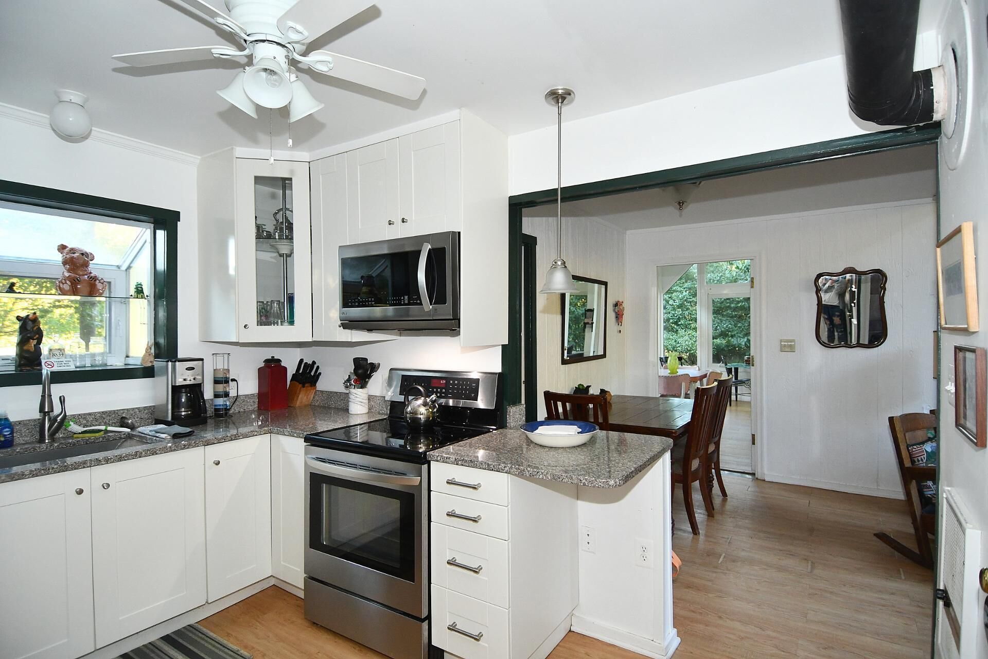 House, Multiple Beds (River Time Cabin -Time floats away!) | Private kitchen | Spices