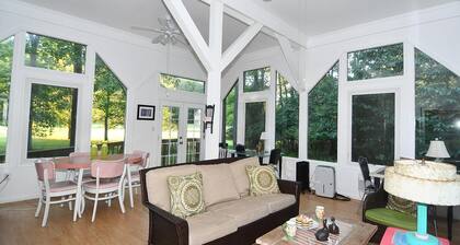 River Time Cabin -time Floats Away!