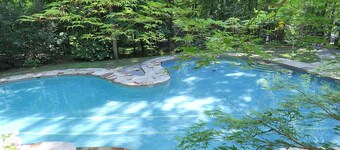 Serendipity - Large 5BR With a Hot Tub