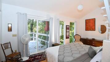 House, Multiple Beds (Serendipity - Large 5BR with a Hot Tu) | 5 bedrooms, free WiFi, bed sheets