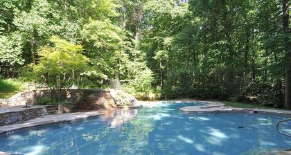 Serendipity - Large 5BR With a Hot Tub