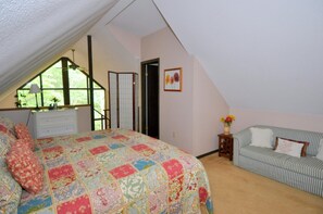 小屋, 多張床 (Fox Hollow - Cozy Den with a Hot Tub ) | 3 間臥室、免費無線上網、床單