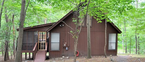 Cabin, Multiple Beds (Fox Hollow - Cozy Den with a Hot Tub ) | Exterior