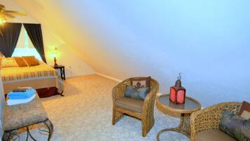 House, Multiple Beds (Trails End River Retreat - Riverside) | 3 bedrooms, bed sheets