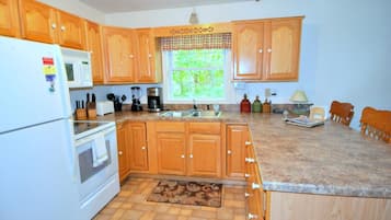 House, Multiple Beds (Trails End River Retreat - Riverside) | Private kitchen | Spices