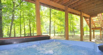 Trails End River Retreat - Riverside