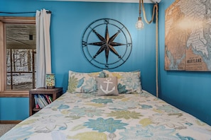 3 bedrooms, Internet, bed sheets - Sqyrls Nest - 3BR Retreat With a Hot Tub (Berkeley Springs)