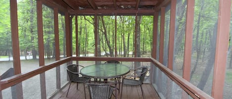 Hus - flera sängar (Woods Song - Natures Promise) | Restaurang utomhus