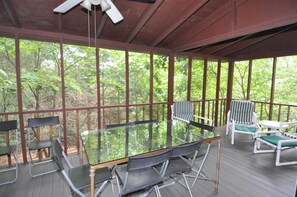 独立别墅, 2 张大床 (Treetop Cabin) | 住宿场地