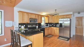 House, Multiple Beds (Rivers Tranquility) | Private kitchen | Spices