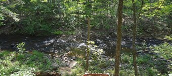 Rosies Creekside Retreat - 3 BR Escape!