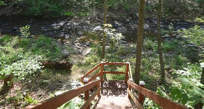 Rosies Creekside Retreat - 3 BR Escape!