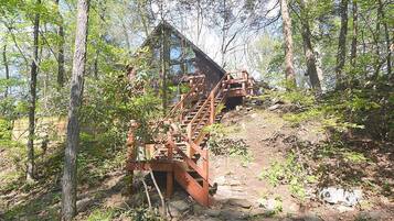 House, Multiple Beds (Rosies Creekside Retreat - 3 BR Escap) | Property grounds