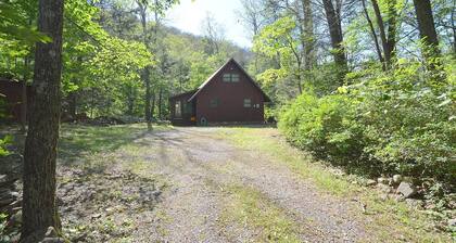 Rosies Creekside Retreat - 3 BR Escape!