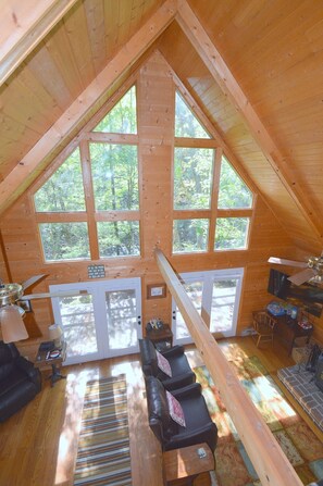 Talo, useita sänkyjä (Rosies Creekside Retreat - 3 BR Escap) | Näkymä majoituspaikasta