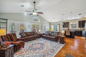 House, Multiple Beds (Summerfield Cottage at Sleepy Creek) | Living room | Fireplace