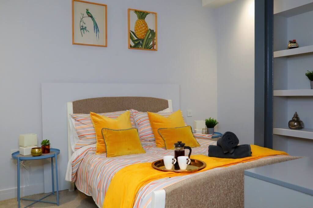 2 dormitorios, tabla de planchar con plancha, Internet y ropa de cama