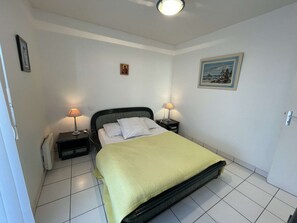 2 bedrooms