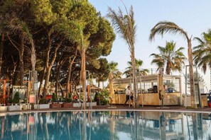 Indoor pool, outdoor pool - VM Resort & SPA (Golem)