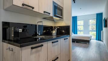 Studio | Private kitchen | Fridge, oven, stovetop, dishwasher