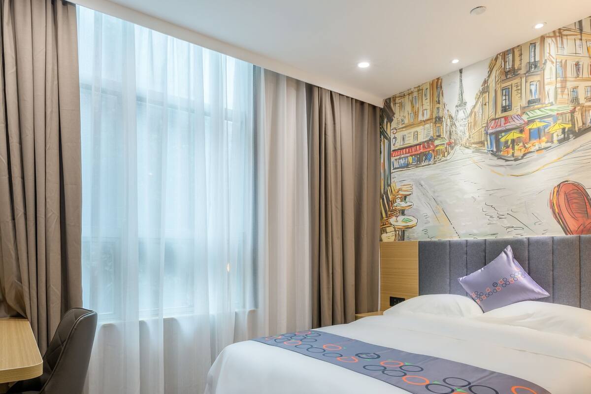 Business Double Room | Blackout drapes, free WiFi, bed sheets