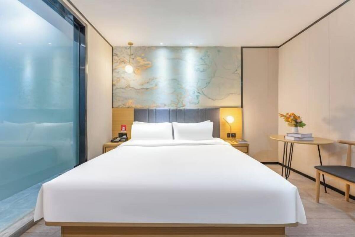 1 bedroom, blackout curtains, free WiFi, bed sheets