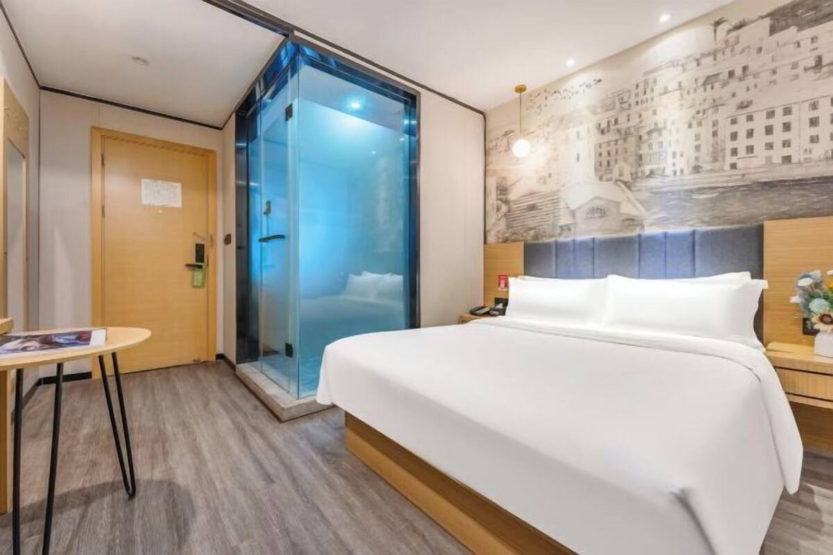 1 bedroom, blackout curtains, free WiFi, bed sheets