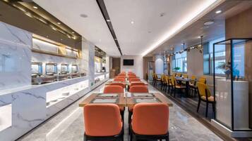 Daily local cuisine breakfast (CNY 50 per person)