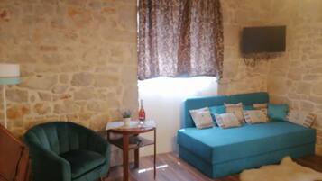 Deluxe Double Room, Sea View (4) | Minibar, in-room safe, soundproofing, free WiFi