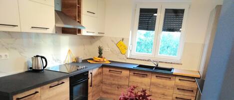 Køleskab, mikrobølgeovn, ovn, opvaskemaskine