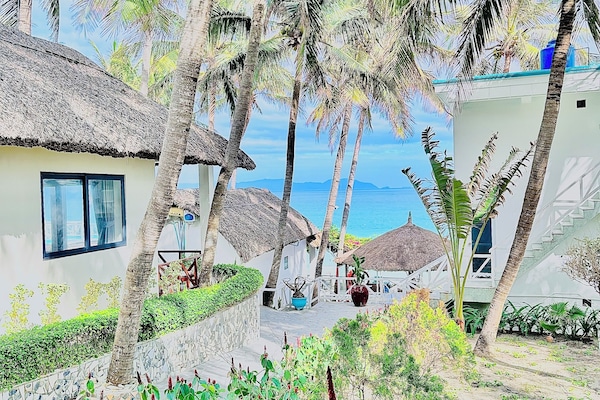 Cottage with Garden View | Terrace/patio