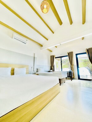 Deluxe-Zimmer, 1 King-Bett, Meerblick | Hochwertige Bettwaren, Pillowtop-Betten, Minibar, Zimmersafe