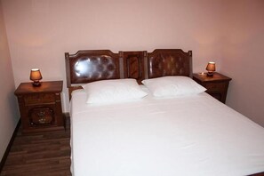 1 bedroom, iron/ironing board, WiFi