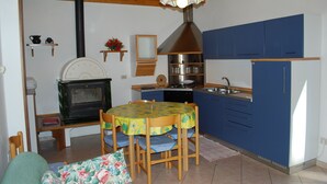 Coffee/tea maker, highchair, cookware/dishes/utensils - Rustico Nesteböl - Rebomaholidays (Tignale)