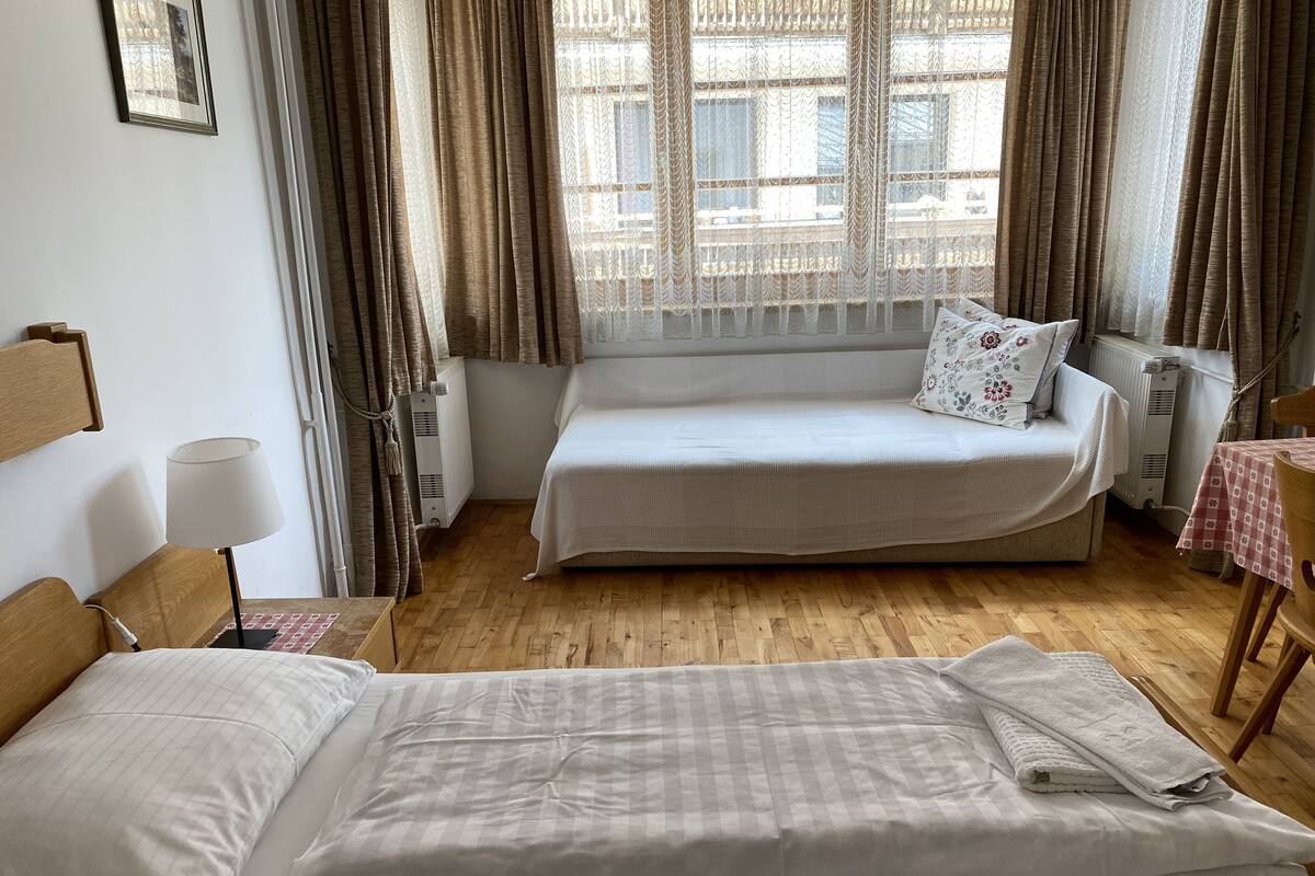 Free WiFi, bed sheets