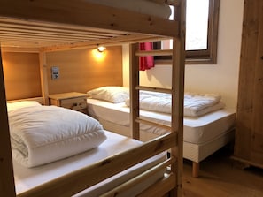 2 bedrooms, WiFi, wheelchair access
