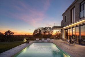 Outdoor pool, a heated pool