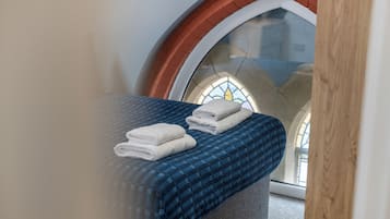 2 bedrooms, Egyptian cotton sheets, premium bedding, bed sheets