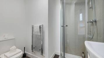 Toallas y papel de baño